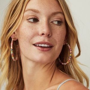 {Kendra Scott} earrings